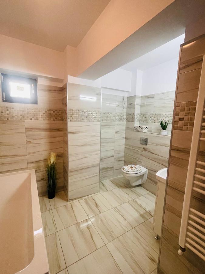 Apartament Yra Rm.Valcea Римніку-Вилча Екстер'єр фото
