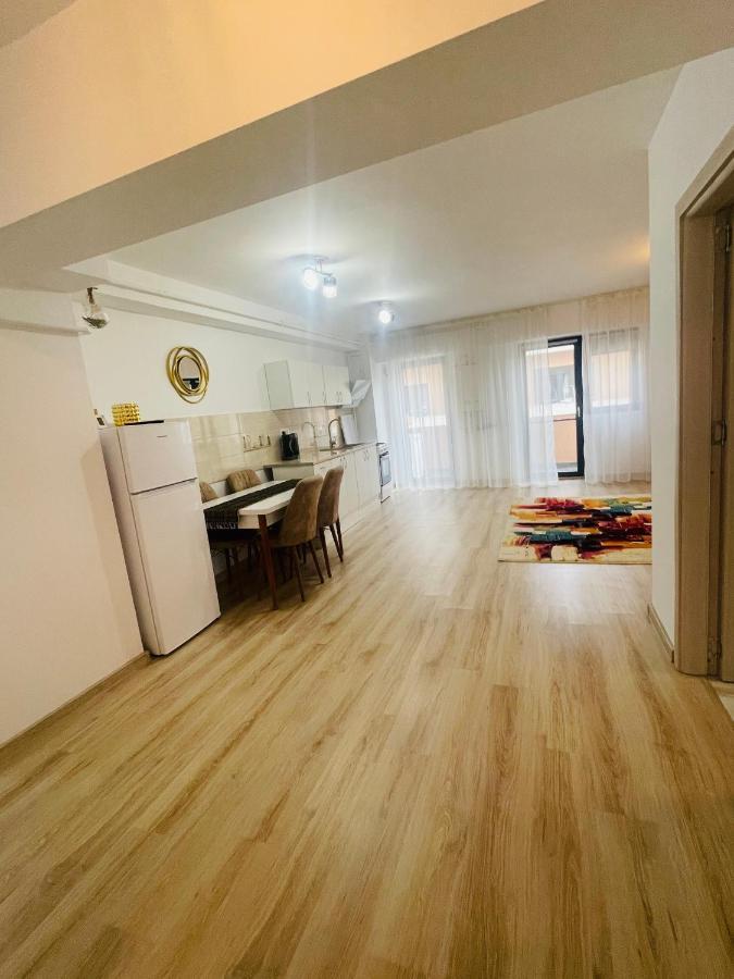 Apartament Yra Rm.Valcea Римніку-Вилча Екстер'єр фото