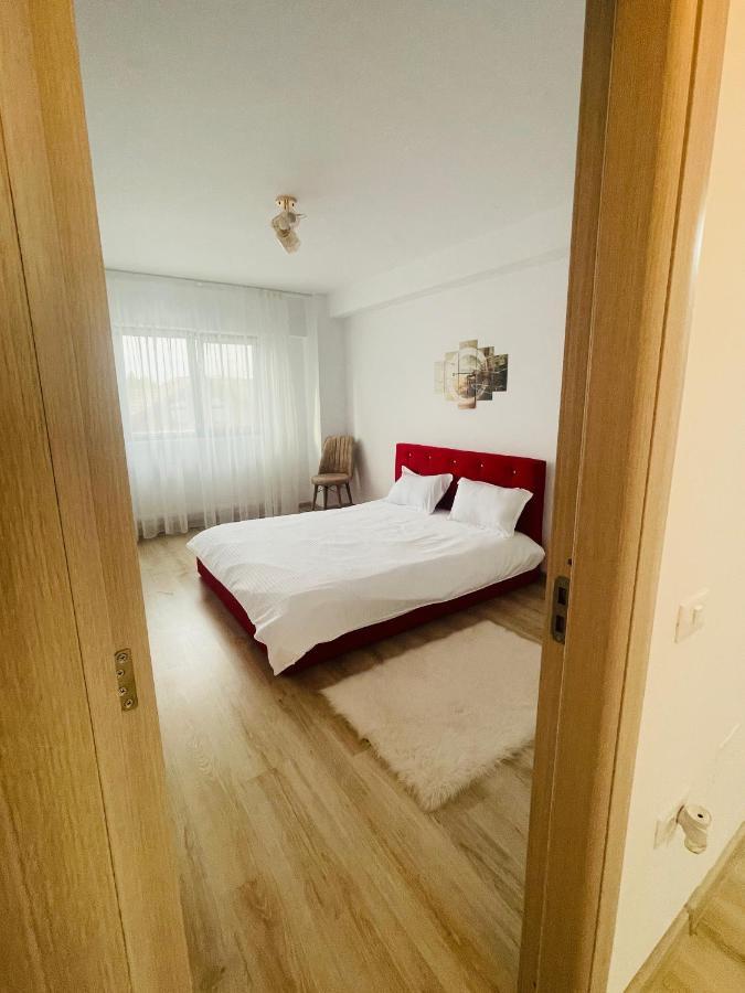 Apartament Yra Rm.Valcea Римніку-Вилча Екстер'єр фото